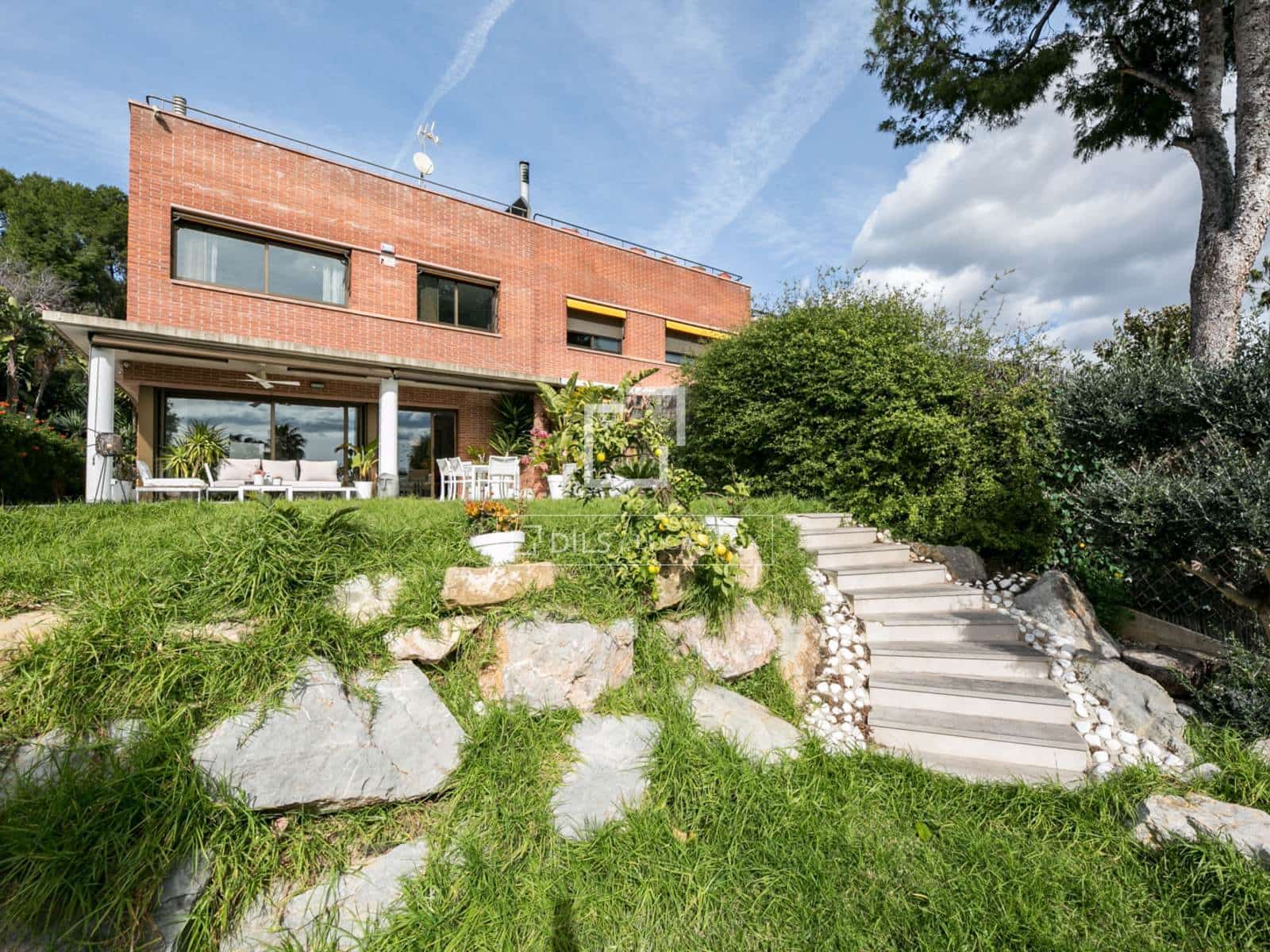 5 Zimmer Villa zu vermieten in Castelldefels mit Pool Garage - 5.800 € (Ref: 9614531)