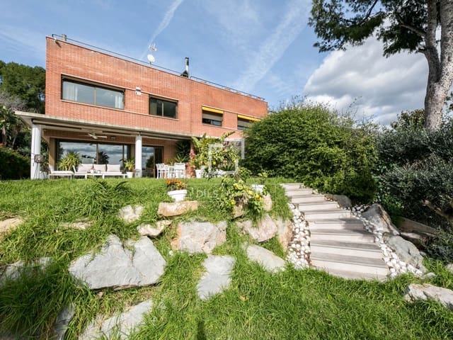 5 Zimmer Villa zu vermieten in Castelldefels mit Pool Garage - 5.800 € (Ref: 9614531)