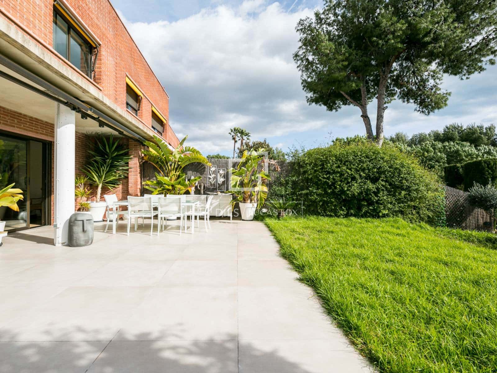 5 Zimmer Villa zu vermieten in Castelldefels mit Pool Garage - 5.800 € (Ref: 9614531)