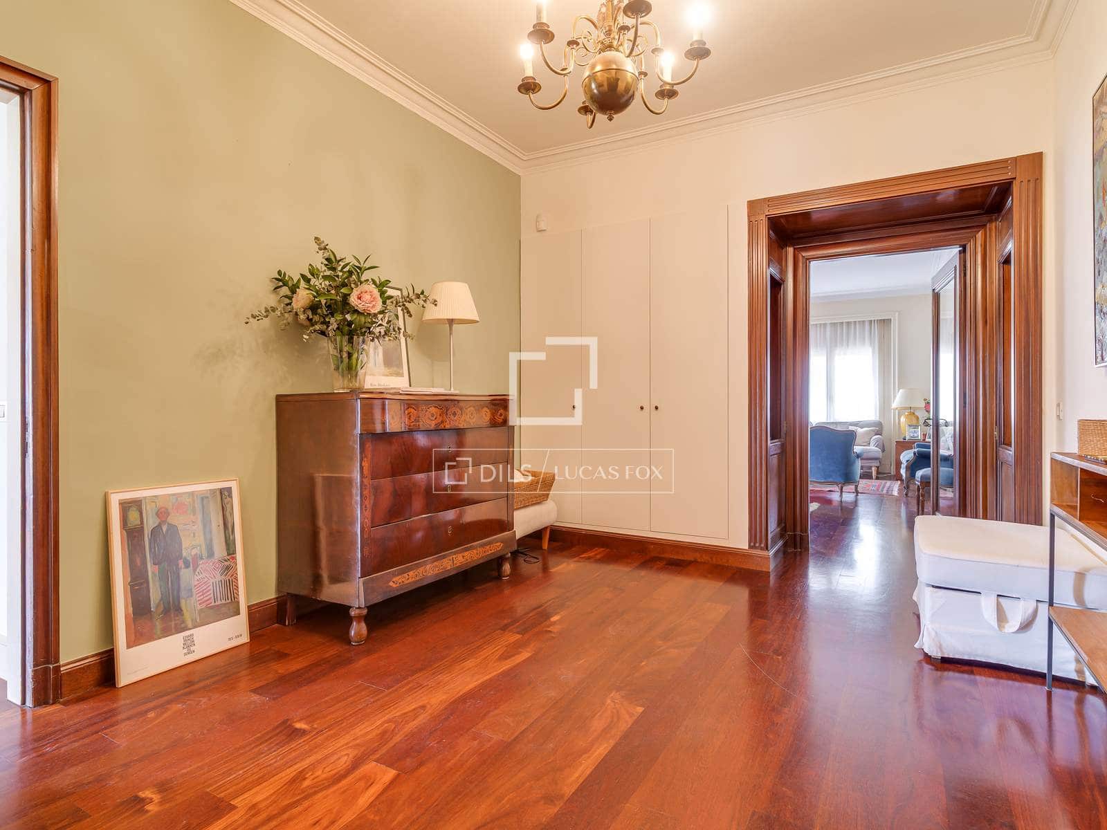 6 bedroom Apartment for sale in Barcelona city with garage - € 2,490,000 (Ref: 9618444)