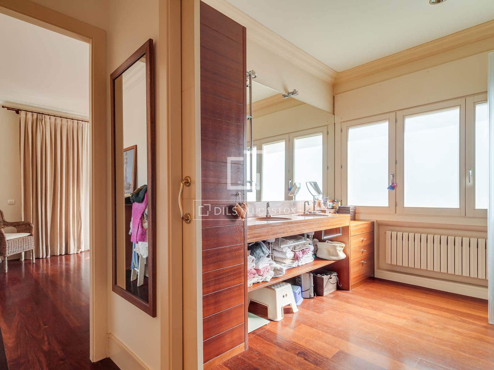 6 bedroom Apartment for sale in Barcelona city with garage - € 2,490,000 (Ref: 9618444)