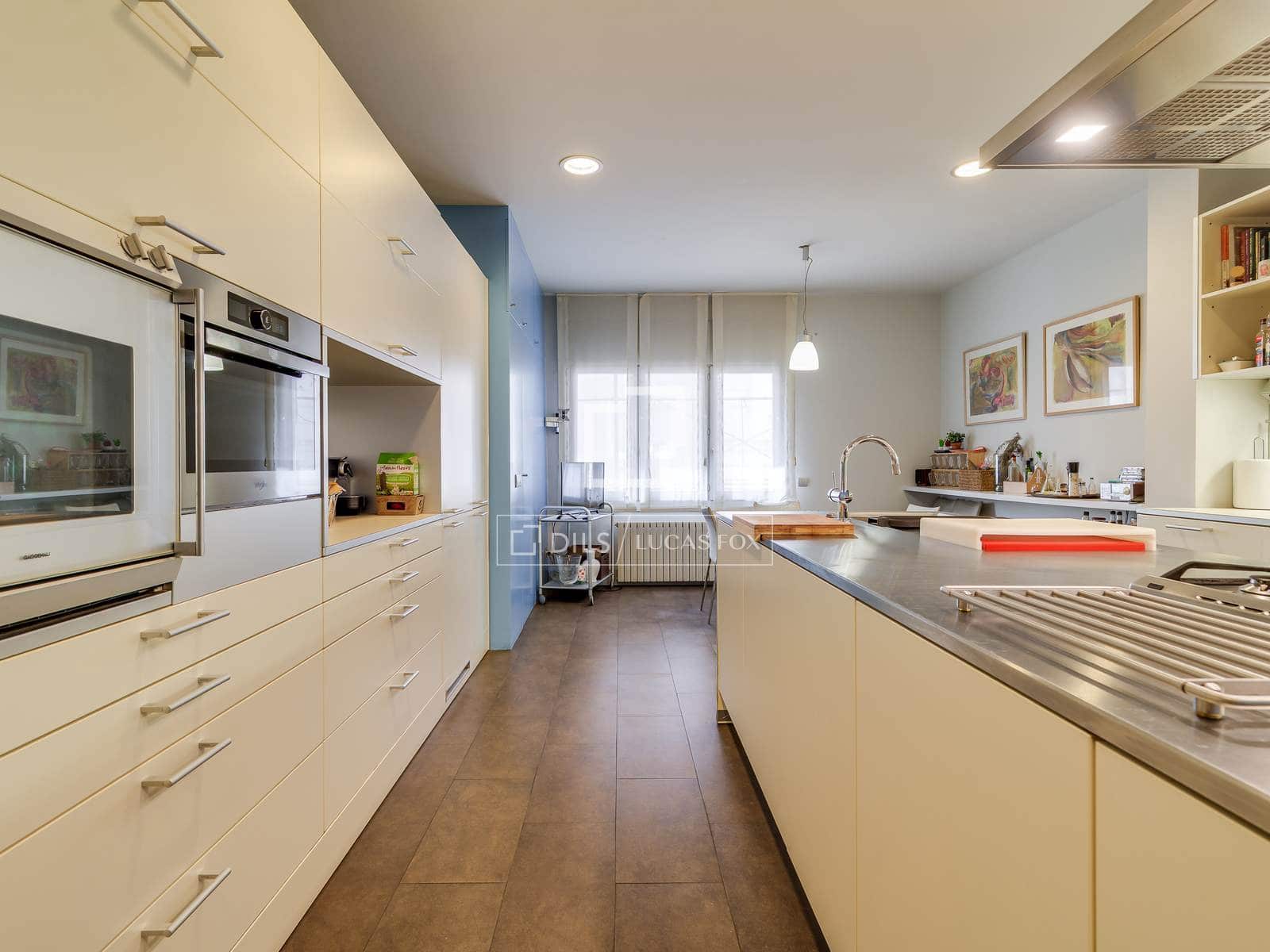 6 bedroom Apartment for sale in Barcelona city with garage - € 2,490,000 (Ref: 9618444)