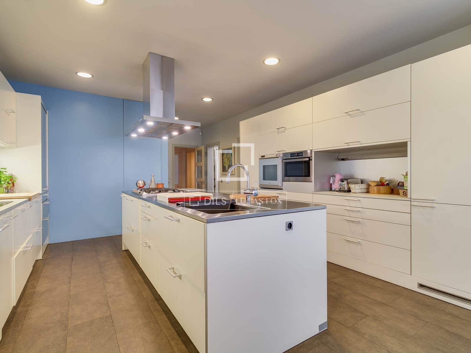 6 bedroom Apartment for sale in Barcelona city with garage - € 2,490,000 (Ref: 9618444)