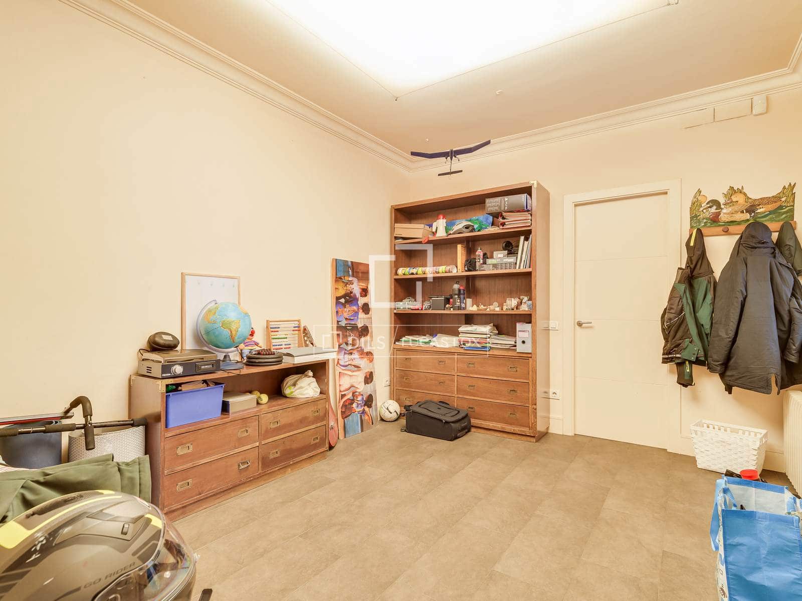 6 bedroom Apartment for sale in Barcelona city with garage - € 2,490,000 (Ref: 9618444)