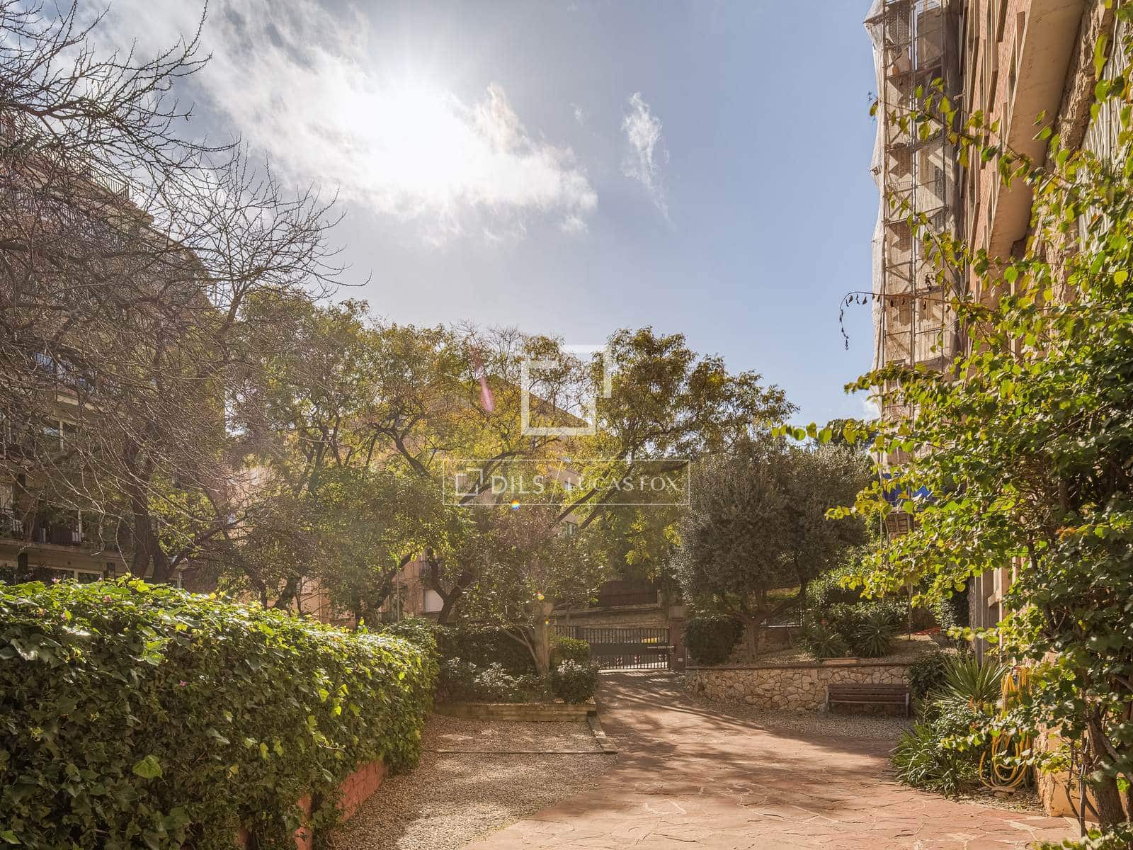 6 bedroom Apartment for sale in Barcelona city with garage - € 2,490,000 (Ref: 9618444)