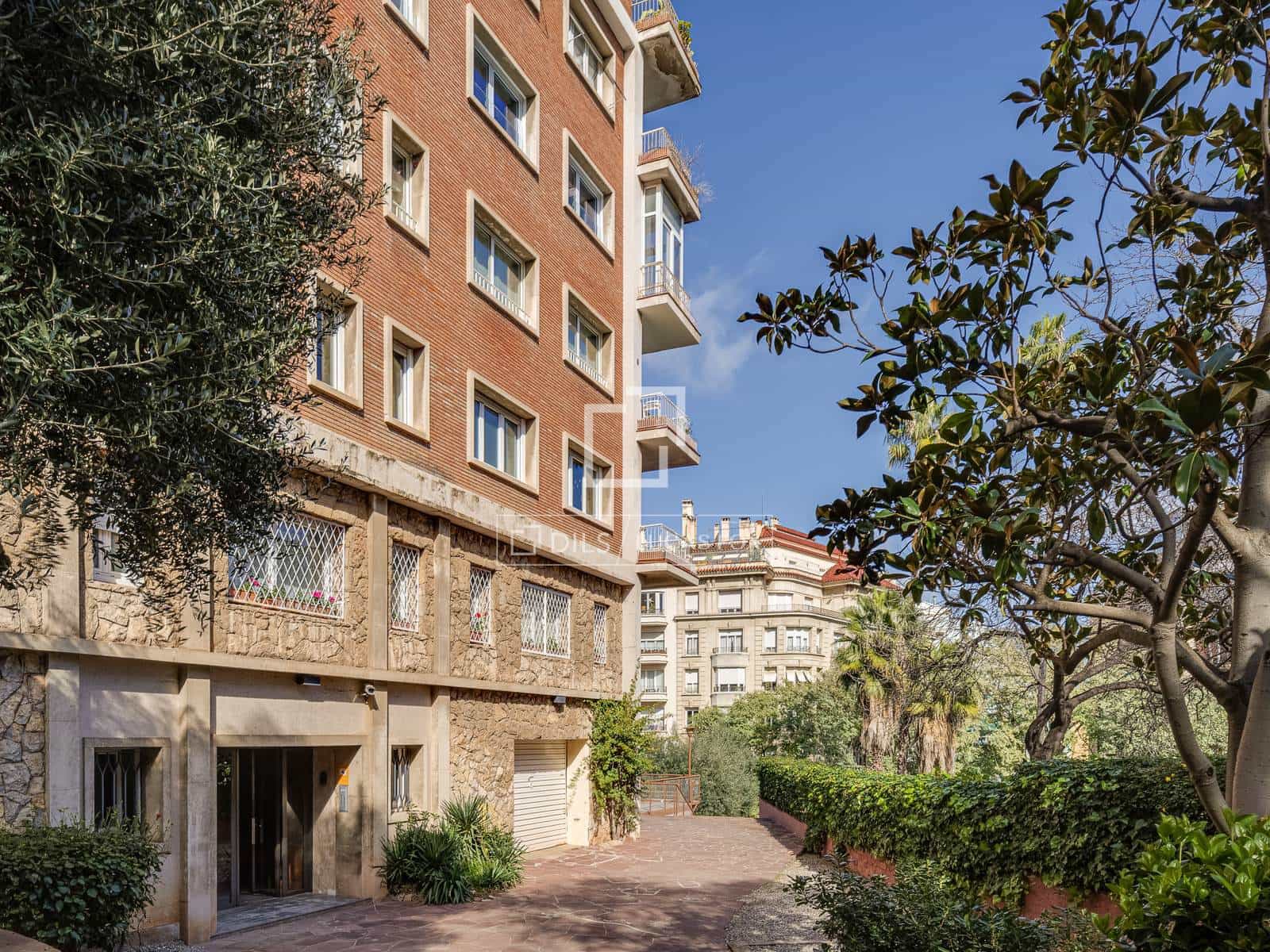 6 bedroom Apartment for sale in Barcelona city with garage - € 2,490,000 (Ref: 9618444)