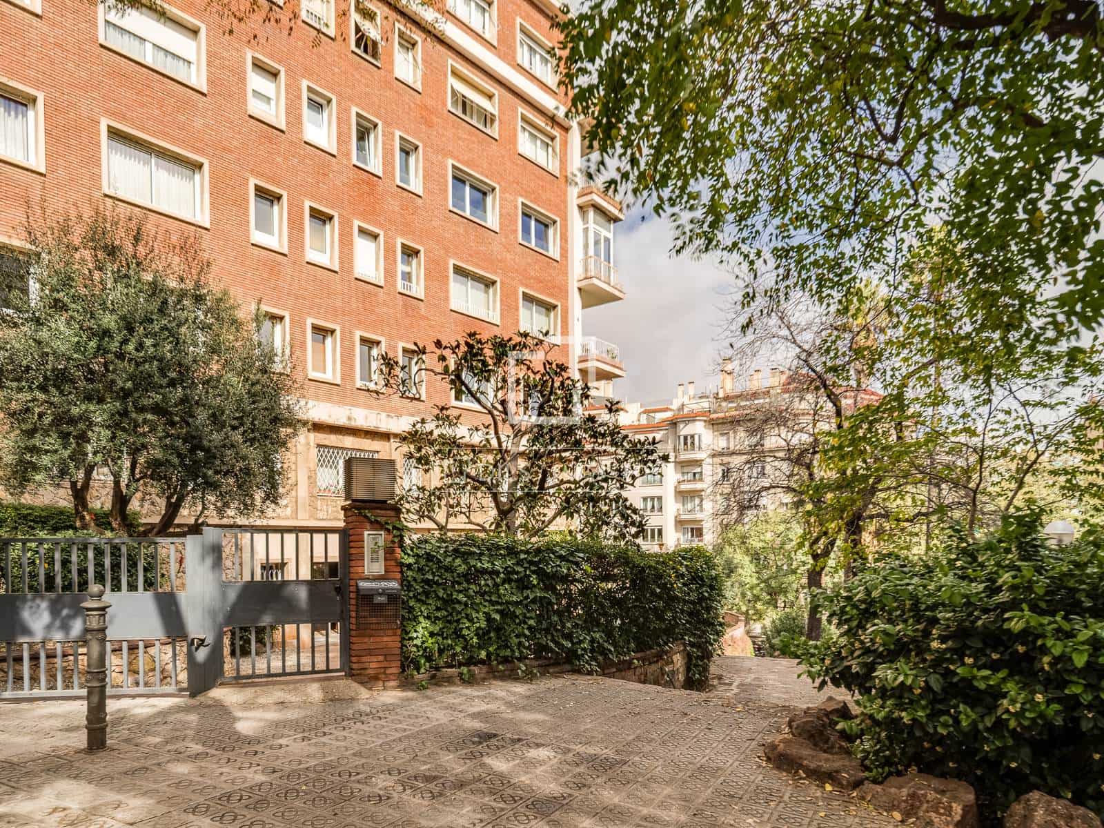 6 bedroom Apartment for sale in Barcelona city with garage - € 2,490,000 (Ref: 9618444)