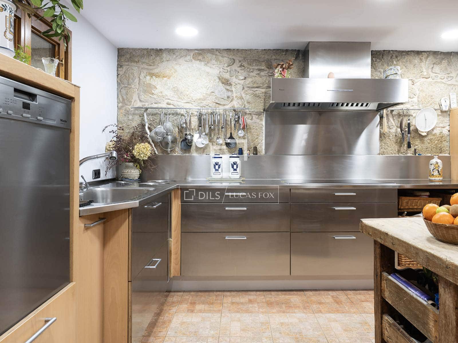 4 soveværelse Finca/Landehus til salg i Boiro med swimmingpool garage - € 2.300.000 (Ref: 9618580)