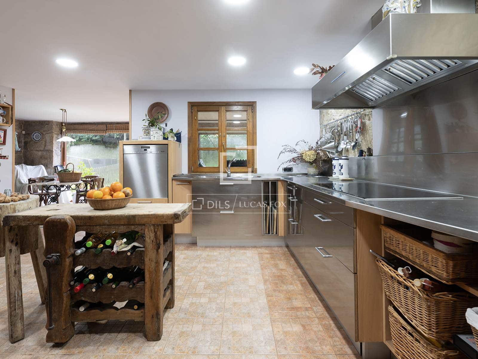 4 soveværelse Finca/Landehus til salg i Boiro med swimmingpool garage - € 2.300.000 (Ref: 9618580)