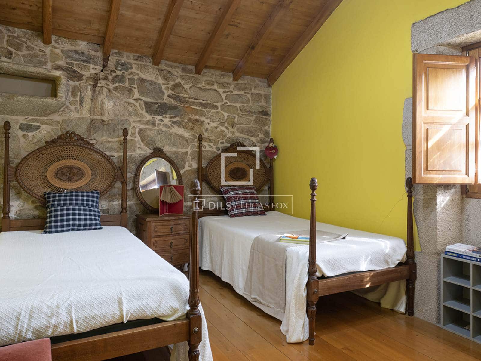 4 soveværelse Finca/Landehus til salg i Boiro med swimmingpool garage - € 2.300.000 (Ref: 9618580)