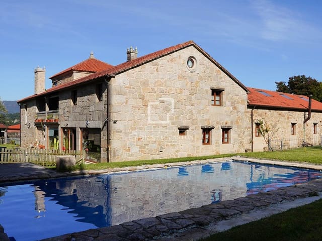 4 bedroom Finca/Country House for sale in Boiro - € 2,300,000 (Ref: 9618580)