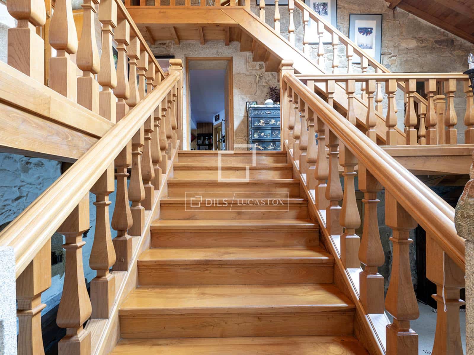 4 soveværelse Finca/Landehus til salg i Boiro med swimmingpool garage - € 2.300.000 (Ref: 9618580)