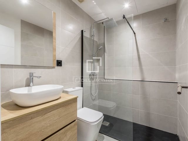 1 slaapkamer Appartement te koop in Barcelona stad - € 285.000 (Ref: 9618581)
