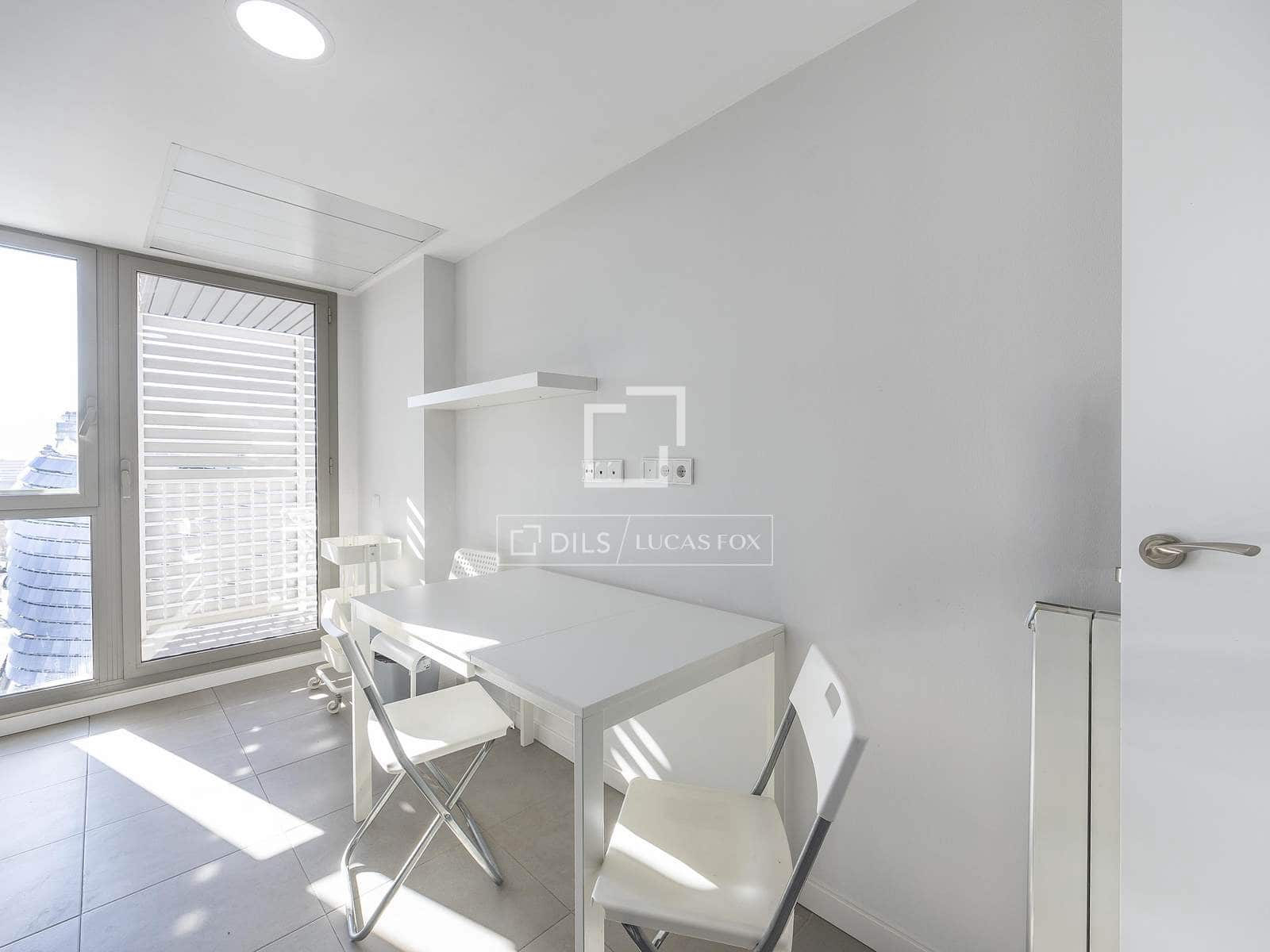 3 sovrum Lägenhet att hyra i Valencia stad med garage - 2 500 € (Ref: 9618792)