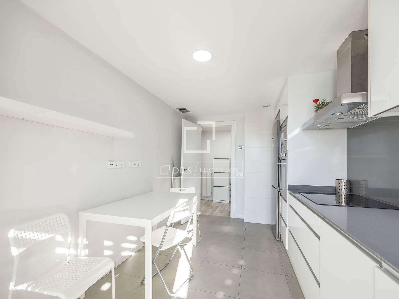 3 sovrum Lägenhet att hyra i Valencia stad med garage - 2 500 € (Ref: 9618792)