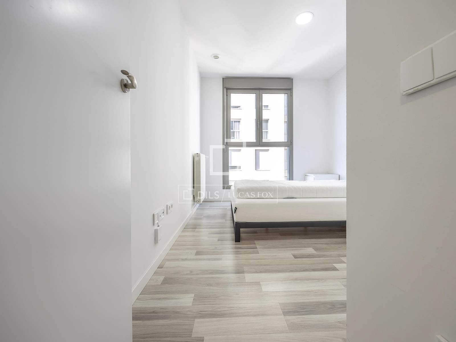 3 sovrum Lägenhet att hyra i Valencia stad med garage - 2 500 € (Ref: 9618792)