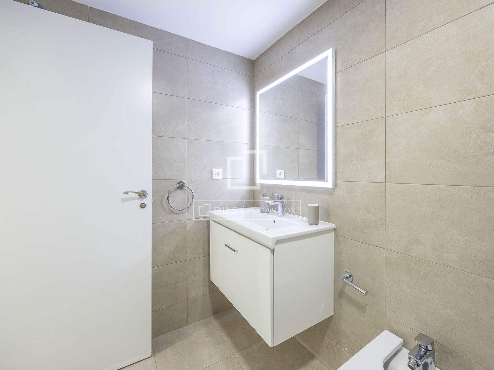 3 sovrum Lägenhet att hyra i Valencia stad med garage - 2 500 € (Ref: 9618792)