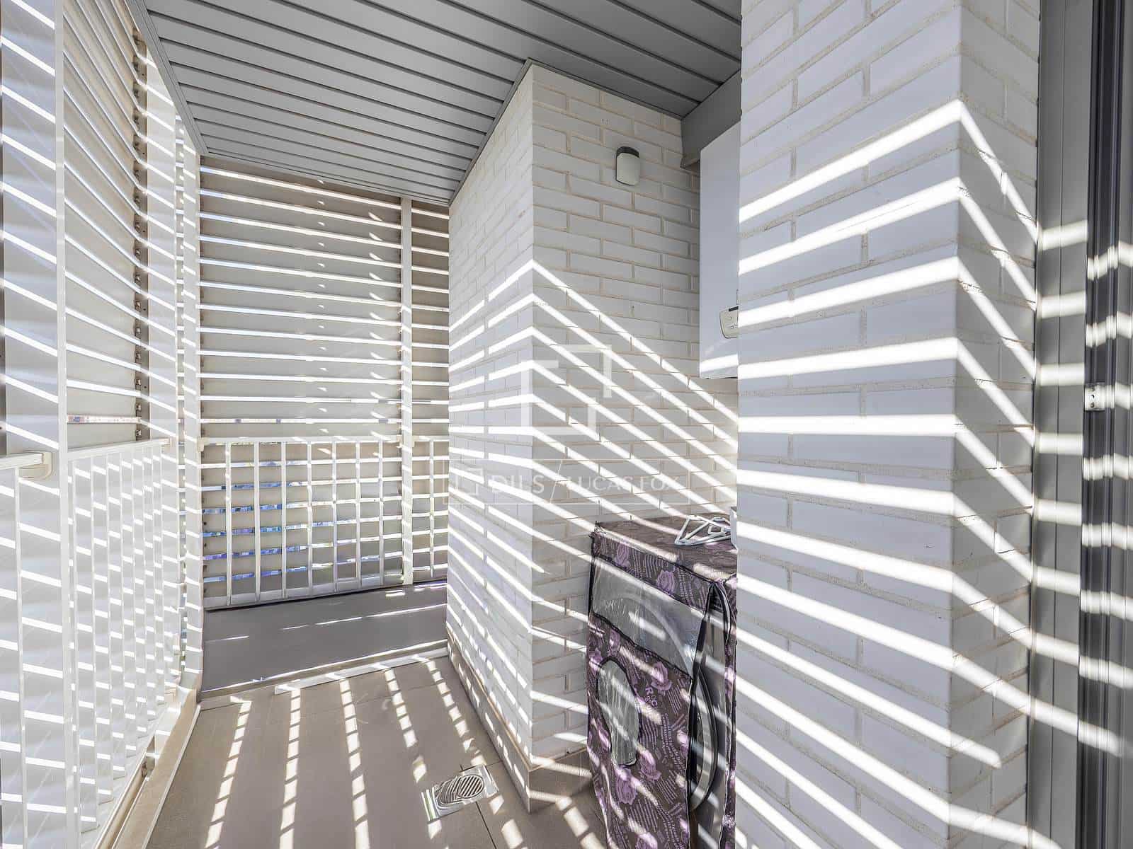 3 sovrum Lägenhet att hyra i Valencia stad med garage - 2 500 € (Ref: 9618792)