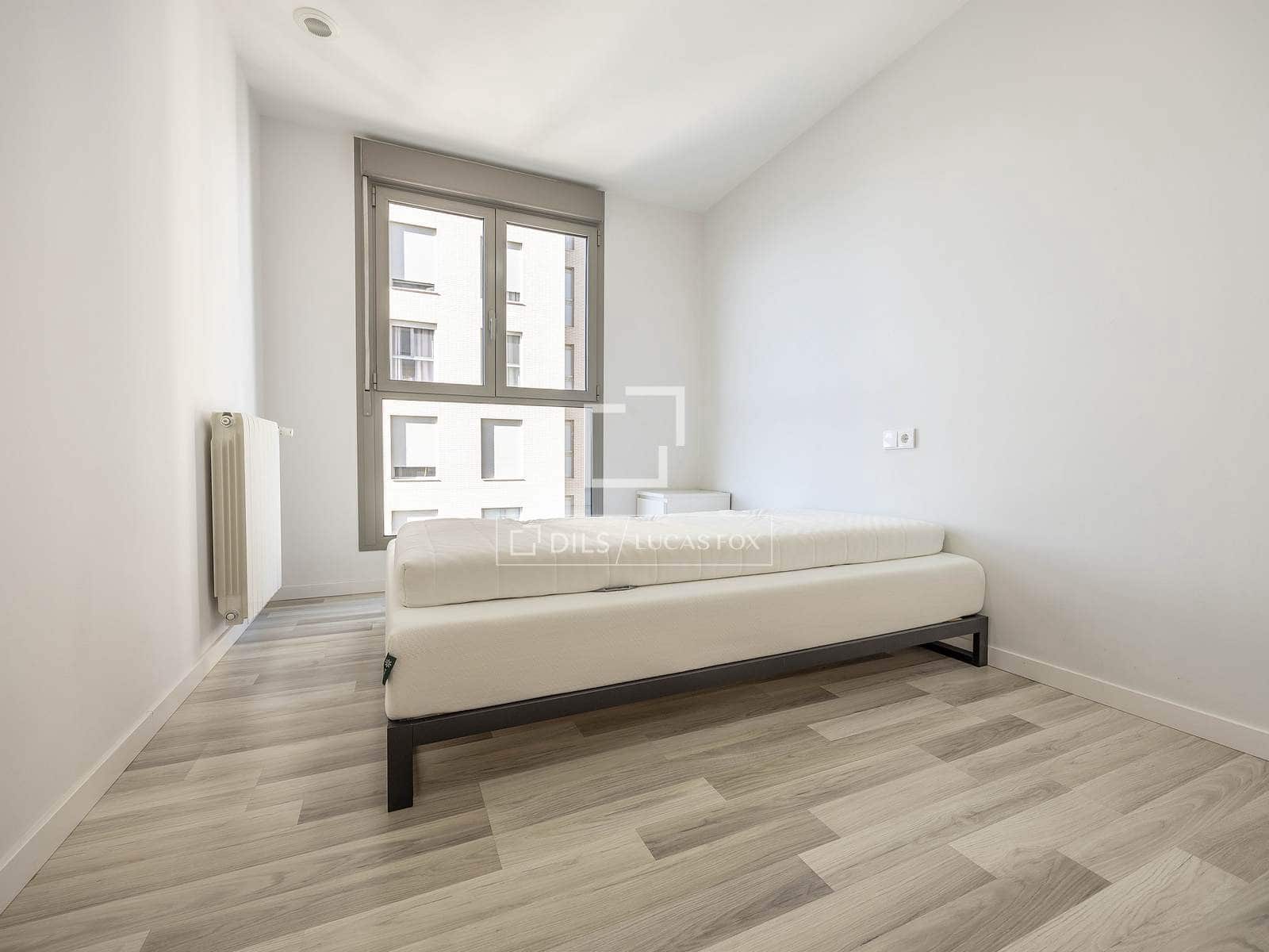 3 sovrum Lägenhet att hyra i Valencia stad med garage - 2 500 € (Ref: 9618792)