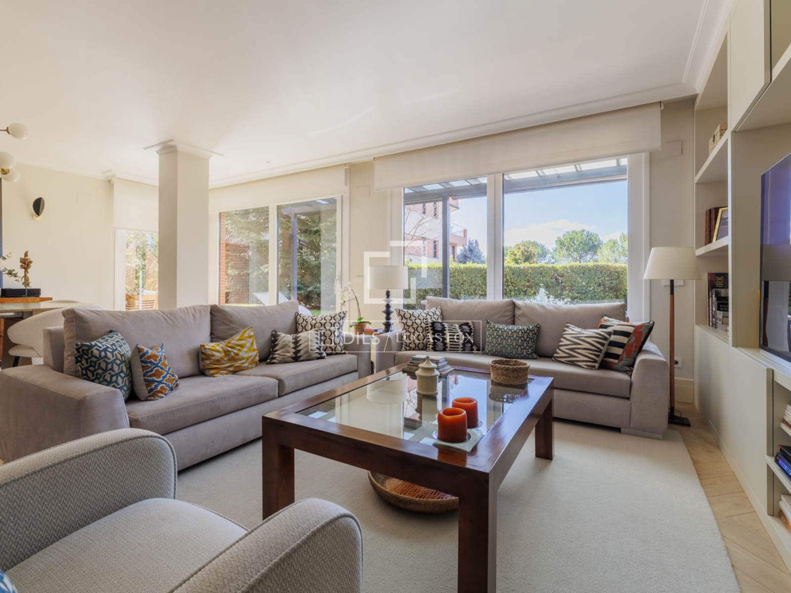 Apartamento de 4 habitaciones en Pozuelo de Alarcón en venta con piscina garaje - 1.940.000 € (Ref: 9618859)