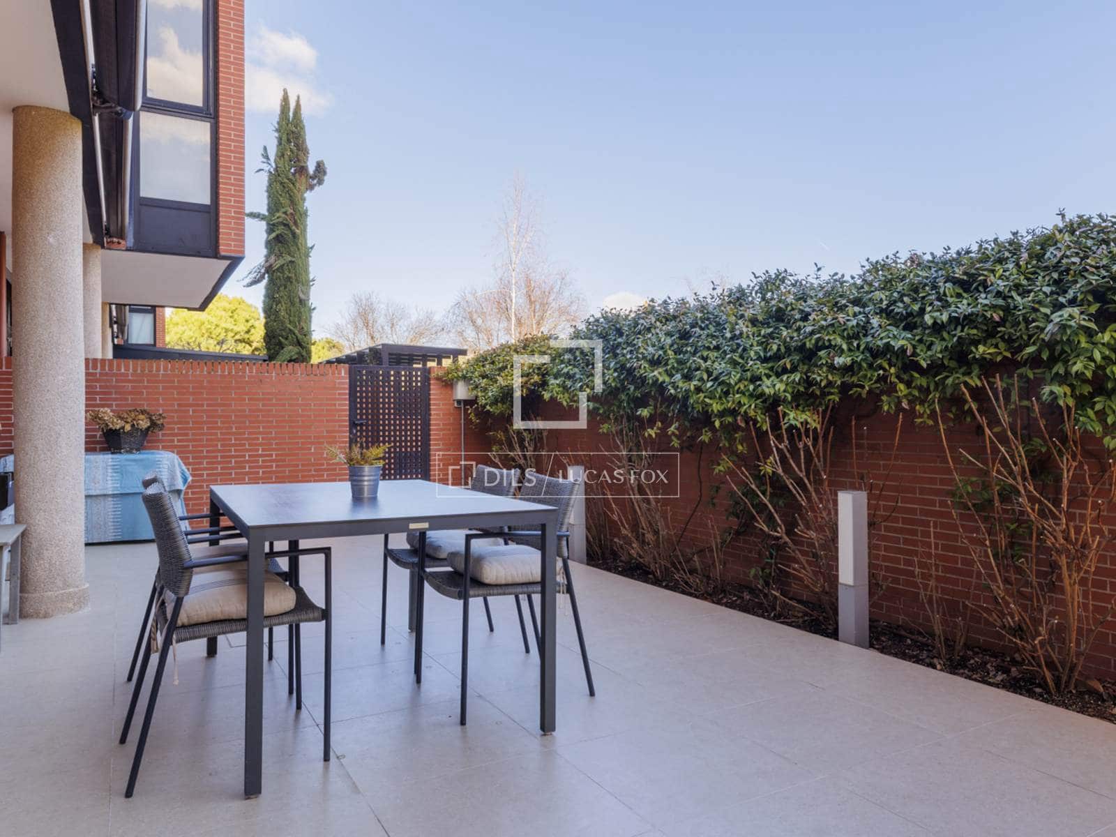 Apartamento de 4 habitaciones en Pozuelo de Alarcón en venta con piscina garaje - 1.940.000 € (Ref: 9618859)