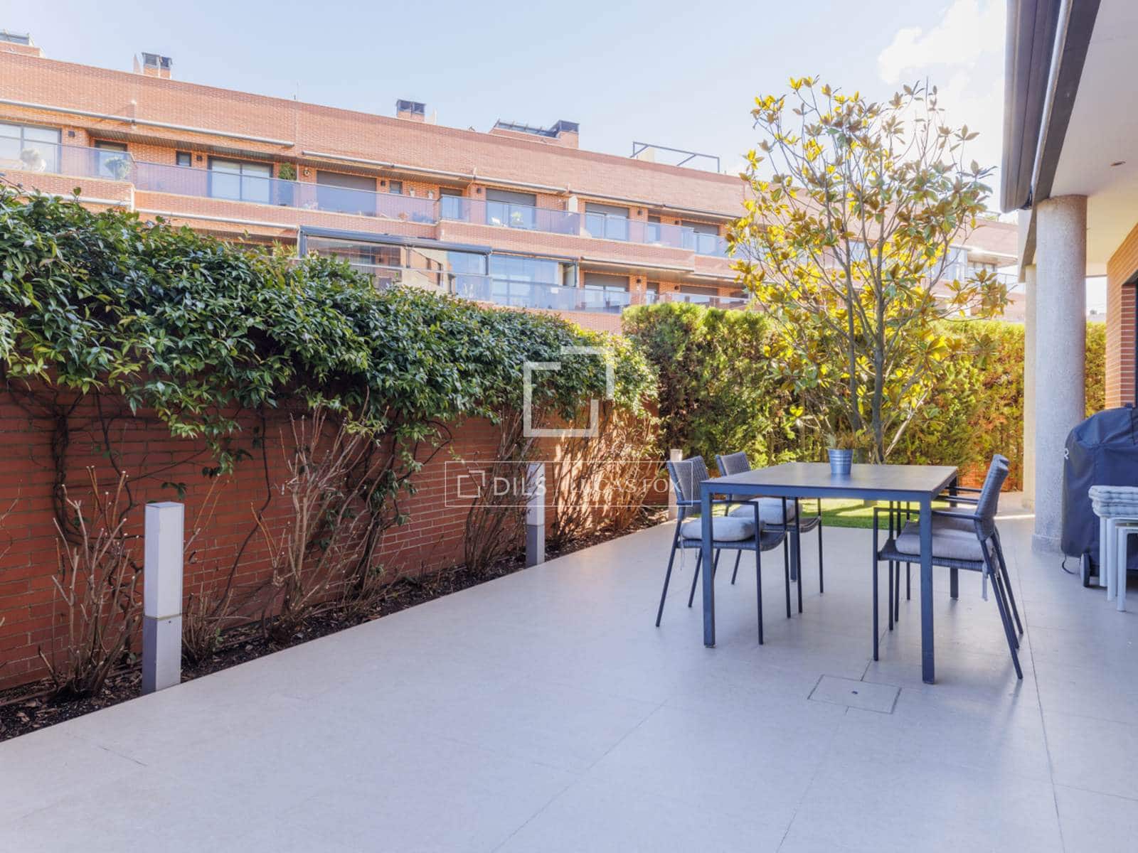 Apartamento de 4 habitaciones en Pozuelo de Alarcón en venta con piscina garaje - 1.940.000 € (Ref: 9618859)
