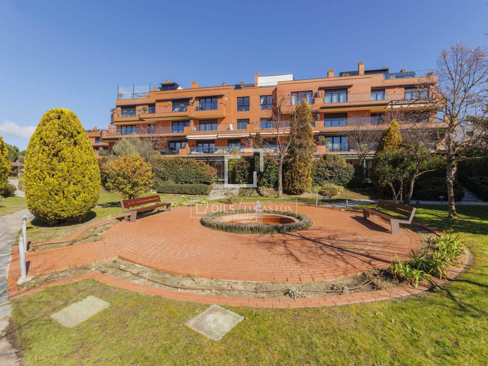 Apartamento de 4 habitaciones en Pozuelo de Alarcón en venta con piscina garaje - 1.940.000 € (Ref: 9618859)
