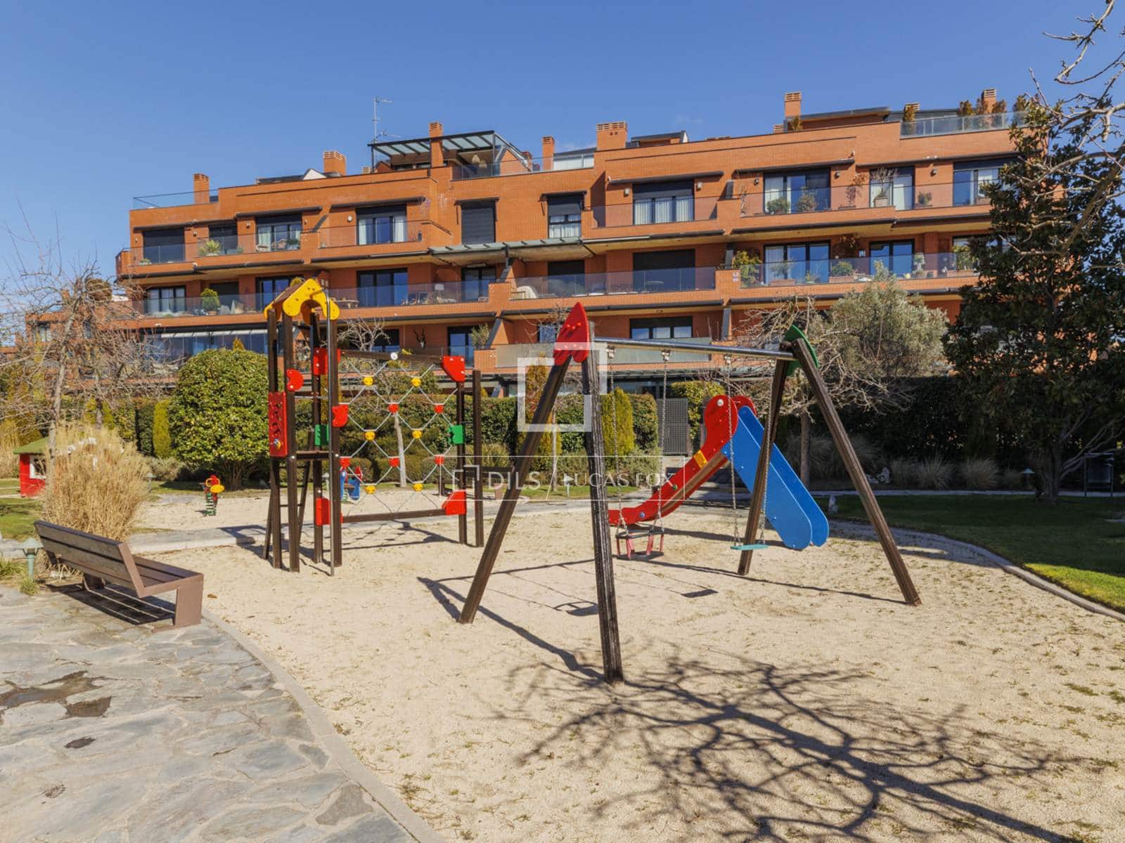 Apartamento de 4 habitaciones en Pozuelo de Alarcón en venta con piscina garaje - 1.940.000 € (Ref: 9618859)