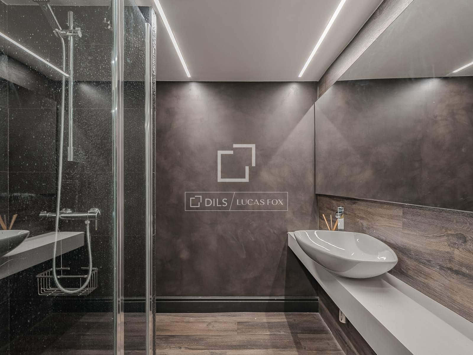 3 bedroom Apartment for sale in Barcelona city - € 1,590,000 (Ref: 9622887)