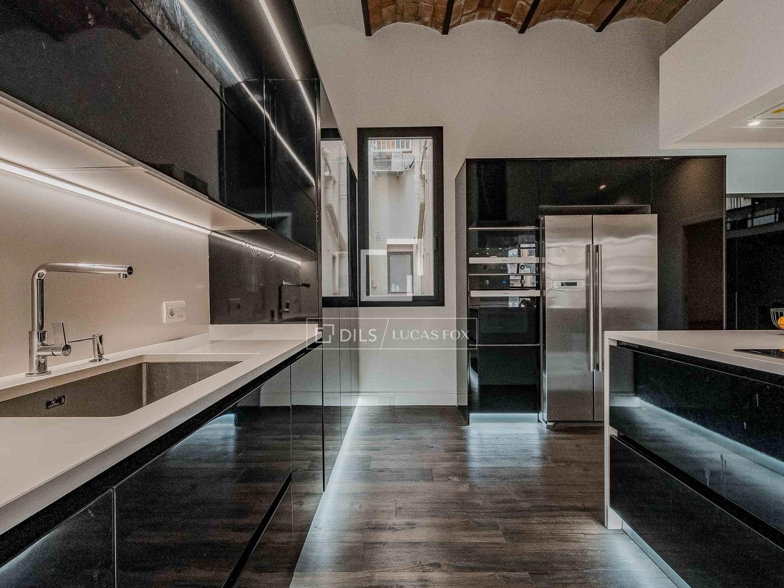 3 bedroom Apartment for sale in Barcelona city - € 1,590,000 (Ref: 9622887)