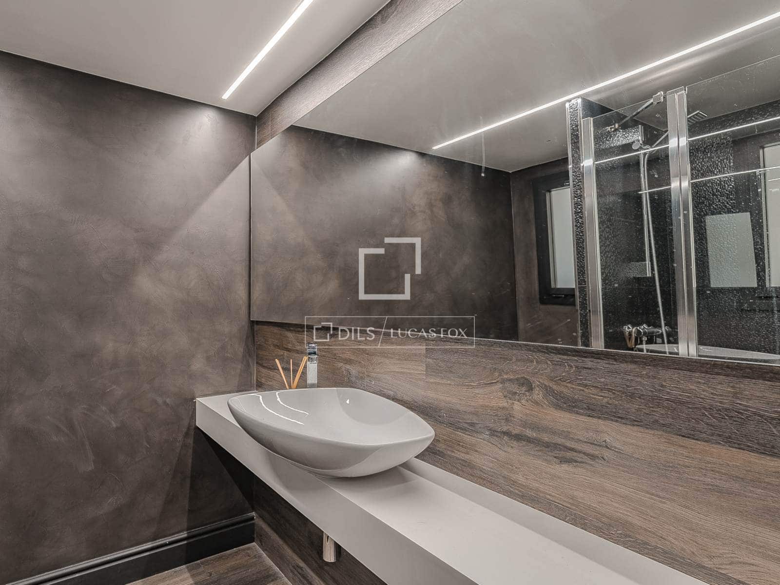 3 bedroom Apartment for sale in Barcelona city - € 1,590,000 (Ref: 9622887)