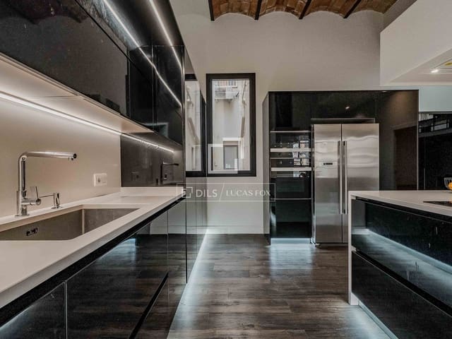 3 bedroom Apartment for sale in Barcelona city - € 1,590,000 (Ref: 9622887)