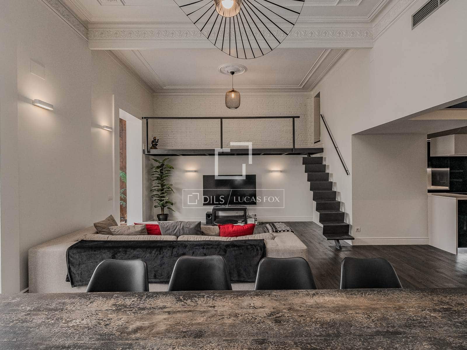 3 bedroom Apartment for sale in Barcelona city - € 1,590,000 (Ref: 9622887)