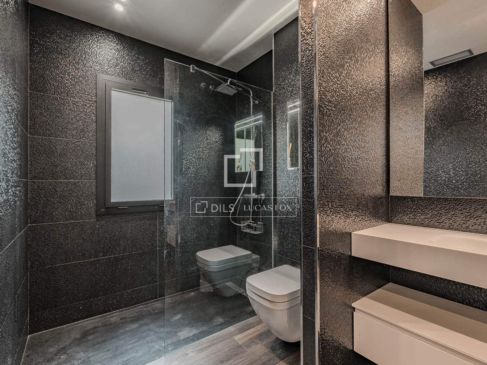 3 bedroom Apartment for sale in Barcelona city - € 1,590,000 (Ref: 9622887)