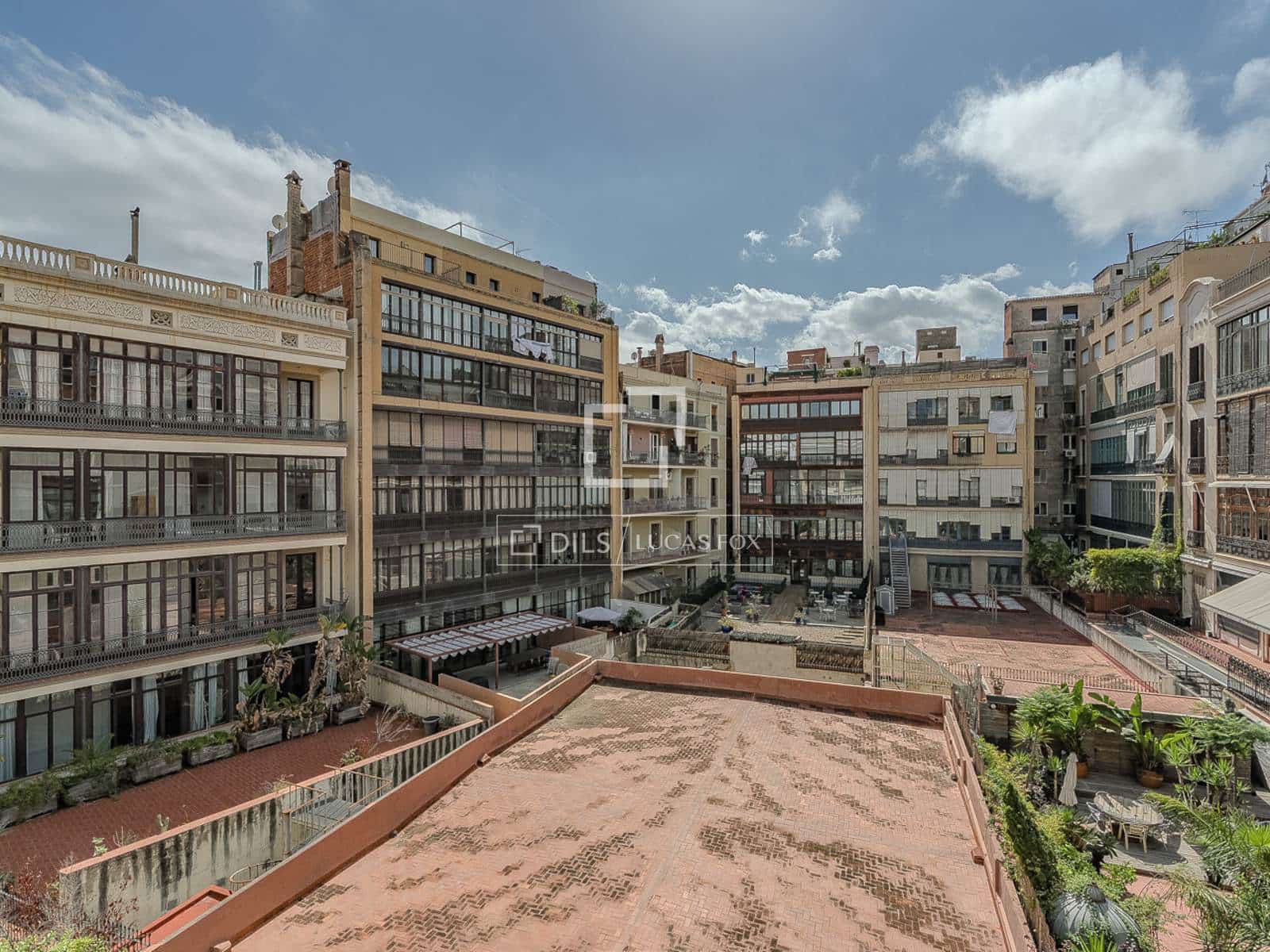 3 bedroom Apartment for sale in Barcelona city - € 1,590,000 (Ref: 9622887)
