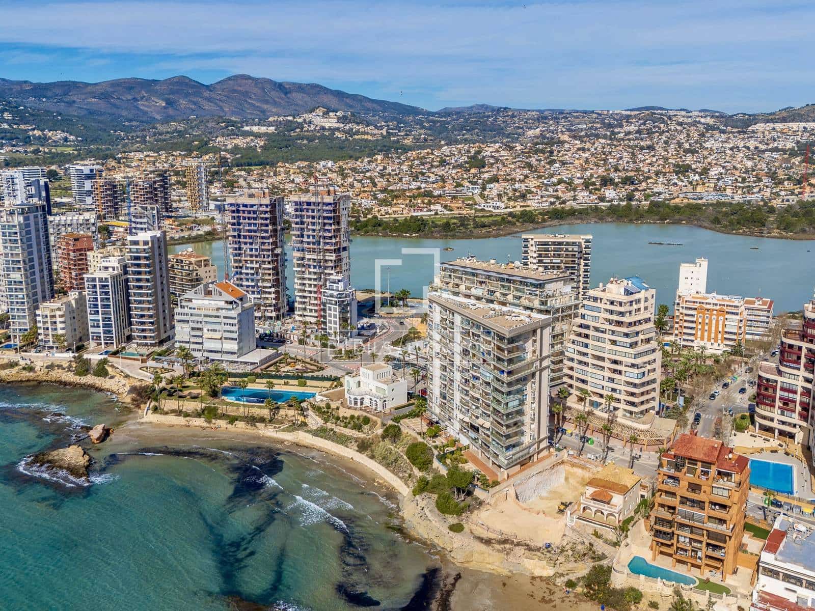 2 quarto Apartamento para venda em Calpe / Calp com piscina garagem - 519 000 € (Ref: 9622888)