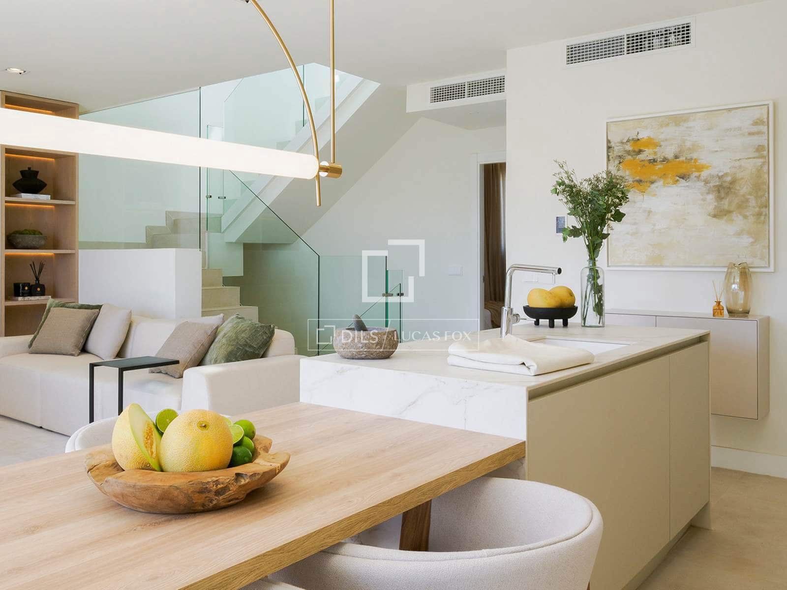 3 bedroom Villa for sale in Fuengirola with pool garage - € 1,120,000 (Ref: 9622896)