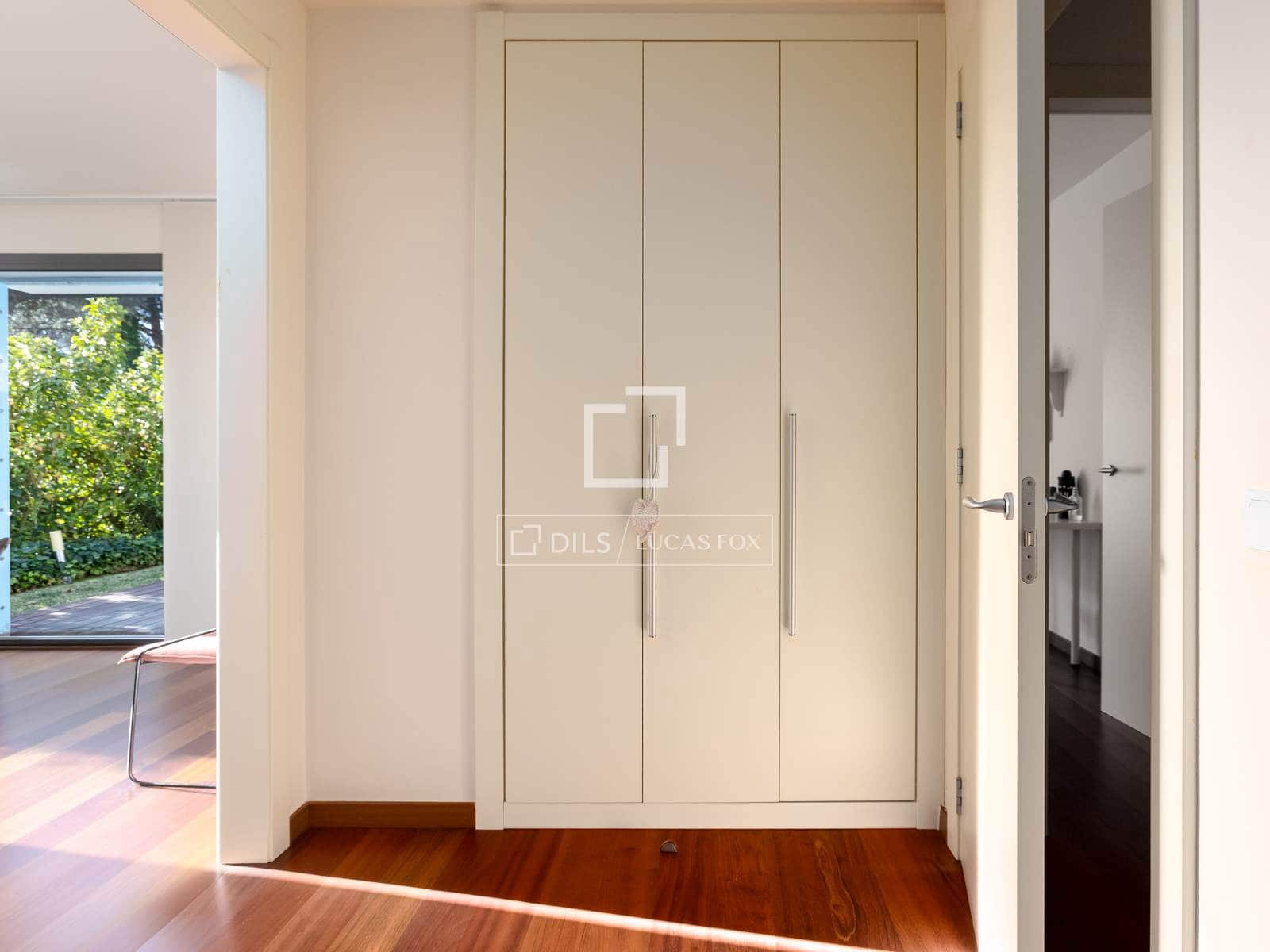 5 soverom Villa til salgs i Vallromanes med svømmebasseng garasje - € 1 095 000 (Ref: 9623198)