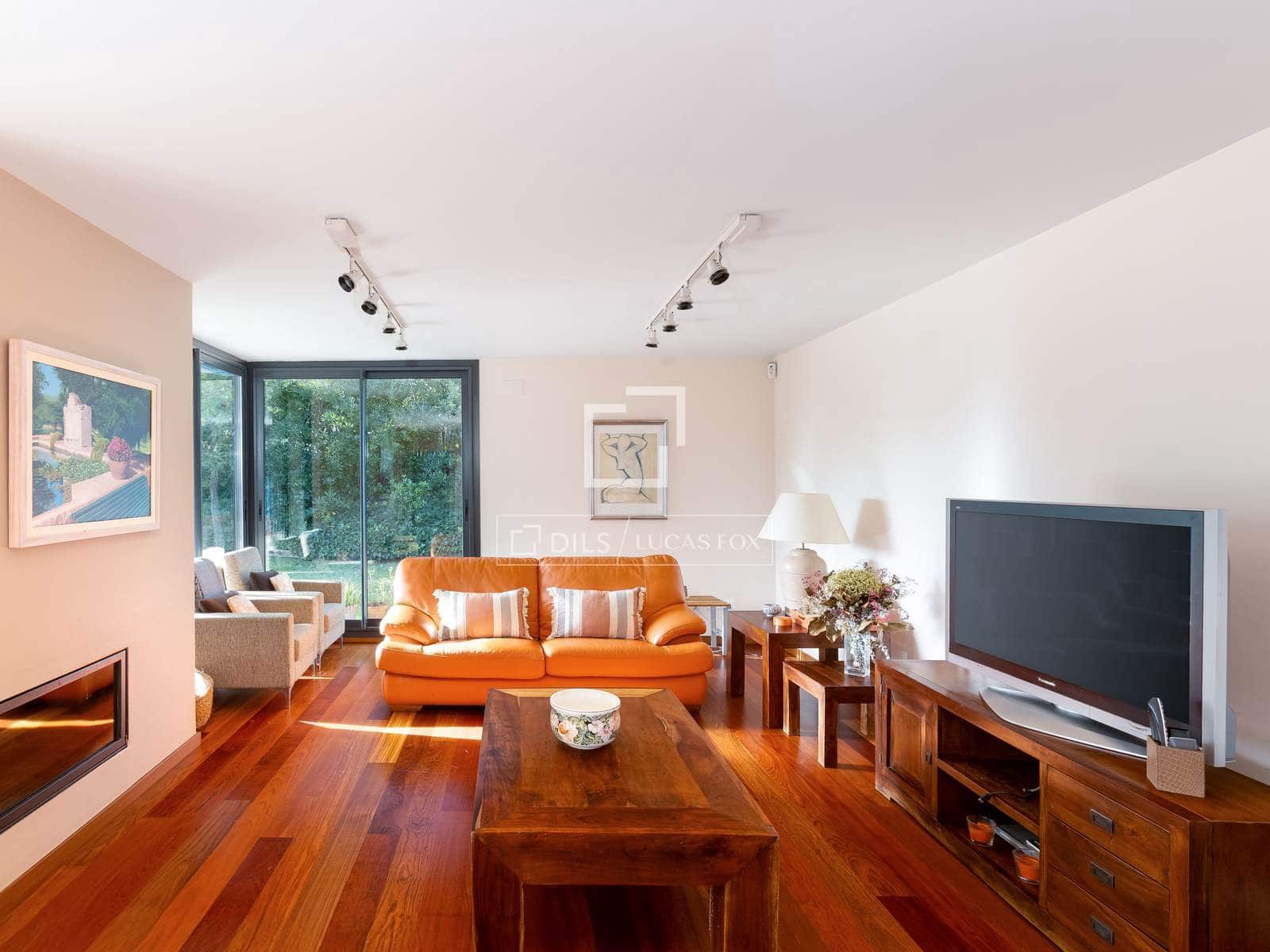 5 soverom Villa til salgs i Vallromanes med svømmebasseng garasje - € 1 095 000 (Ref: 9623198)