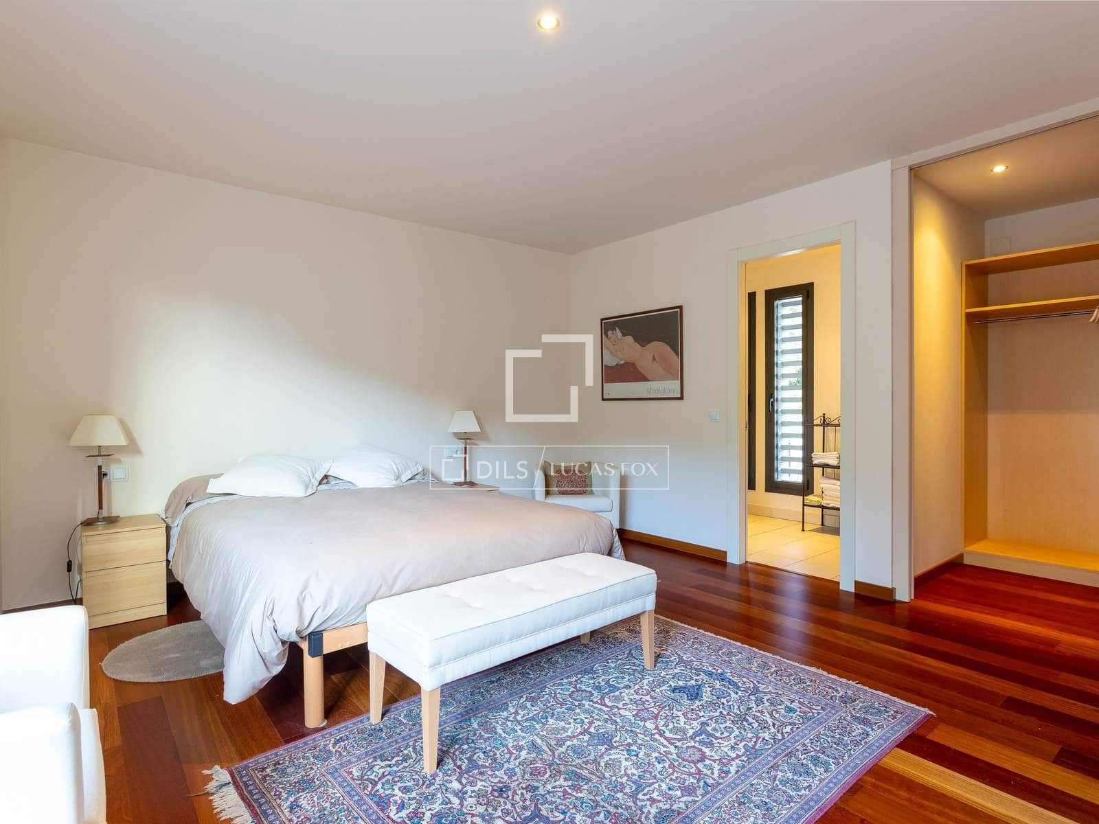 5 soverom Villa til salgs i Vallromanes med svømmebasseng garasje - € 1 095 000 (Ref: 9623198)