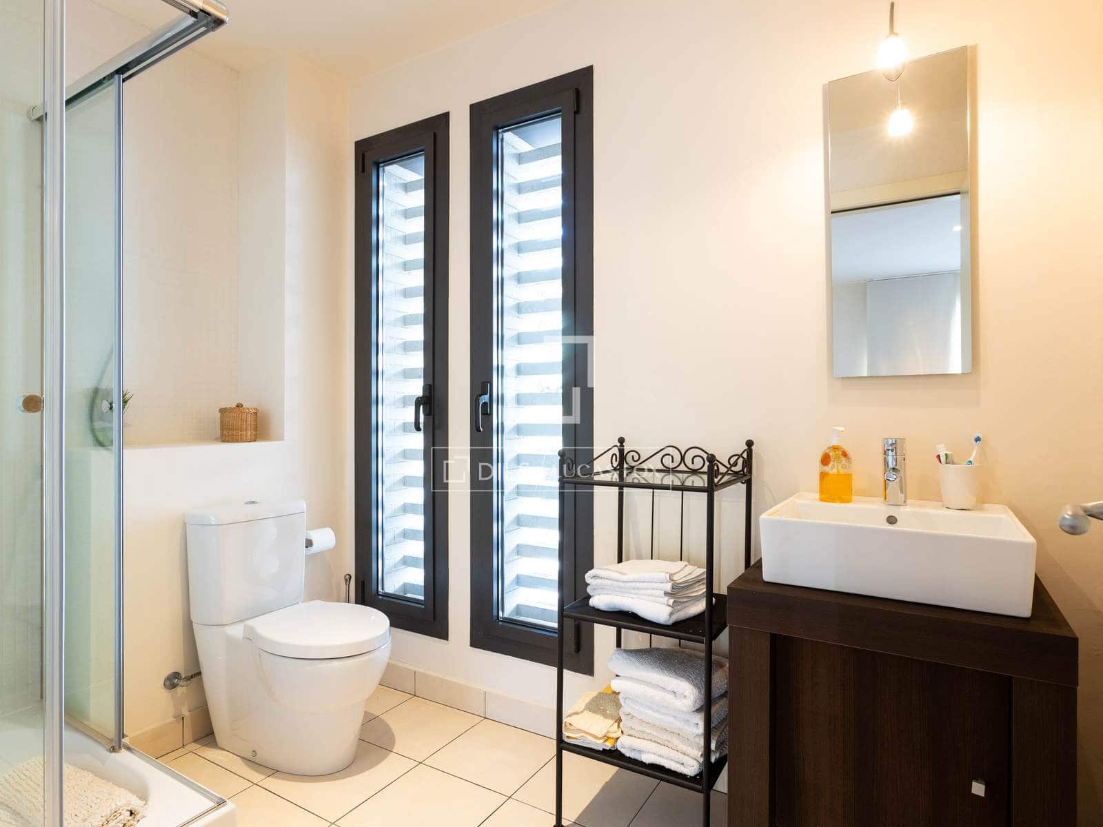 5 soverom Villa til salgs i Vallromanes med svømmebasseng garasje - € 1 095 000 (Ref: 9623198)