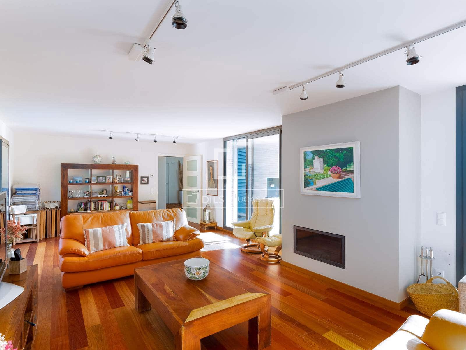 5 soverom Villa til salgs i Vallromanes med svømmebasseng garasje - € 1 095 000 (Ref: 9623198)