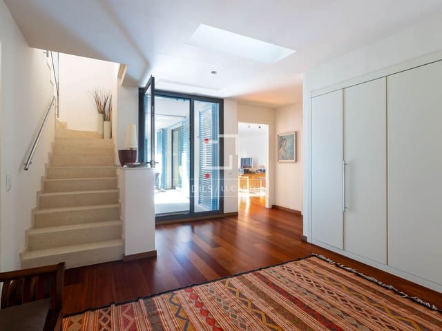 5 soverom Villa til salgs i Vallromanes med svømmebasseng garasje - € 1 095 000 (Ref: 9623198)