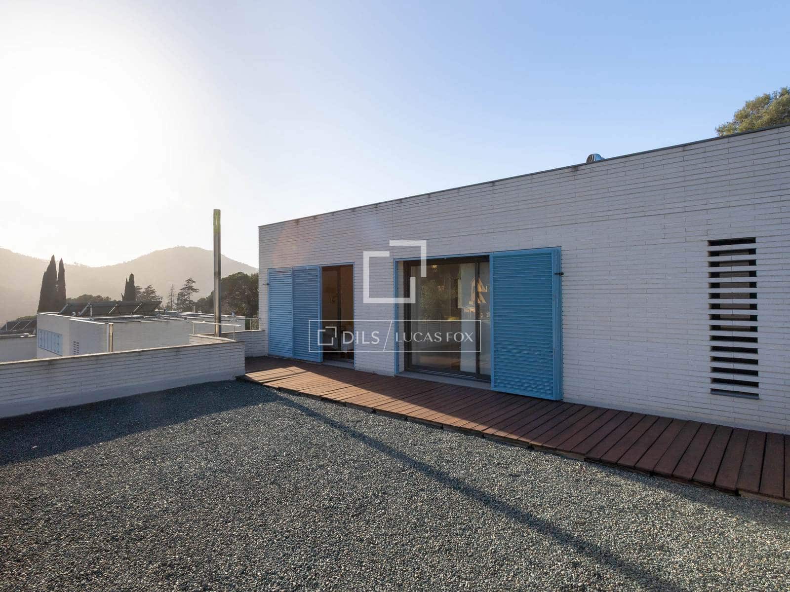 5 soverom Villa til salgs i Vallromanes med svømmebasseng garasje - € 1 095 000 (Ref: 9623198)