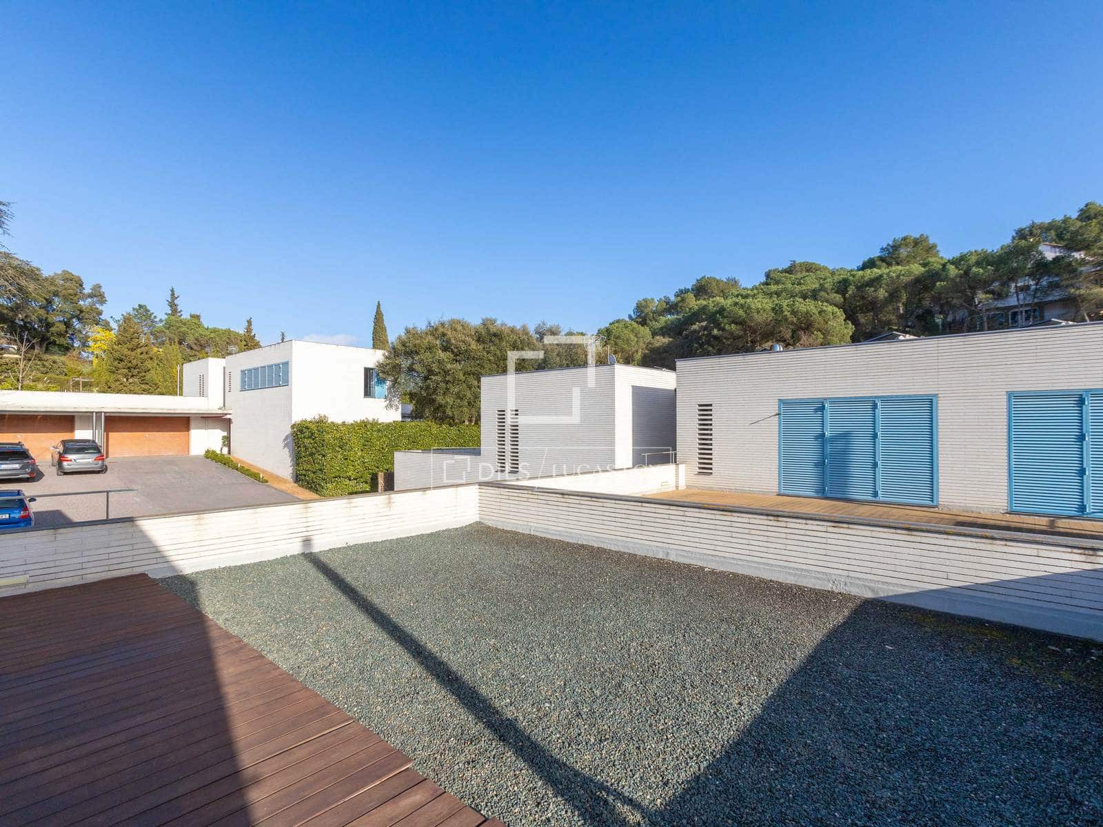 5 soverom Villa til salgs i Vallromanes med svømmebasseng garasje - € 1 095 000 (Ref: 9623198)