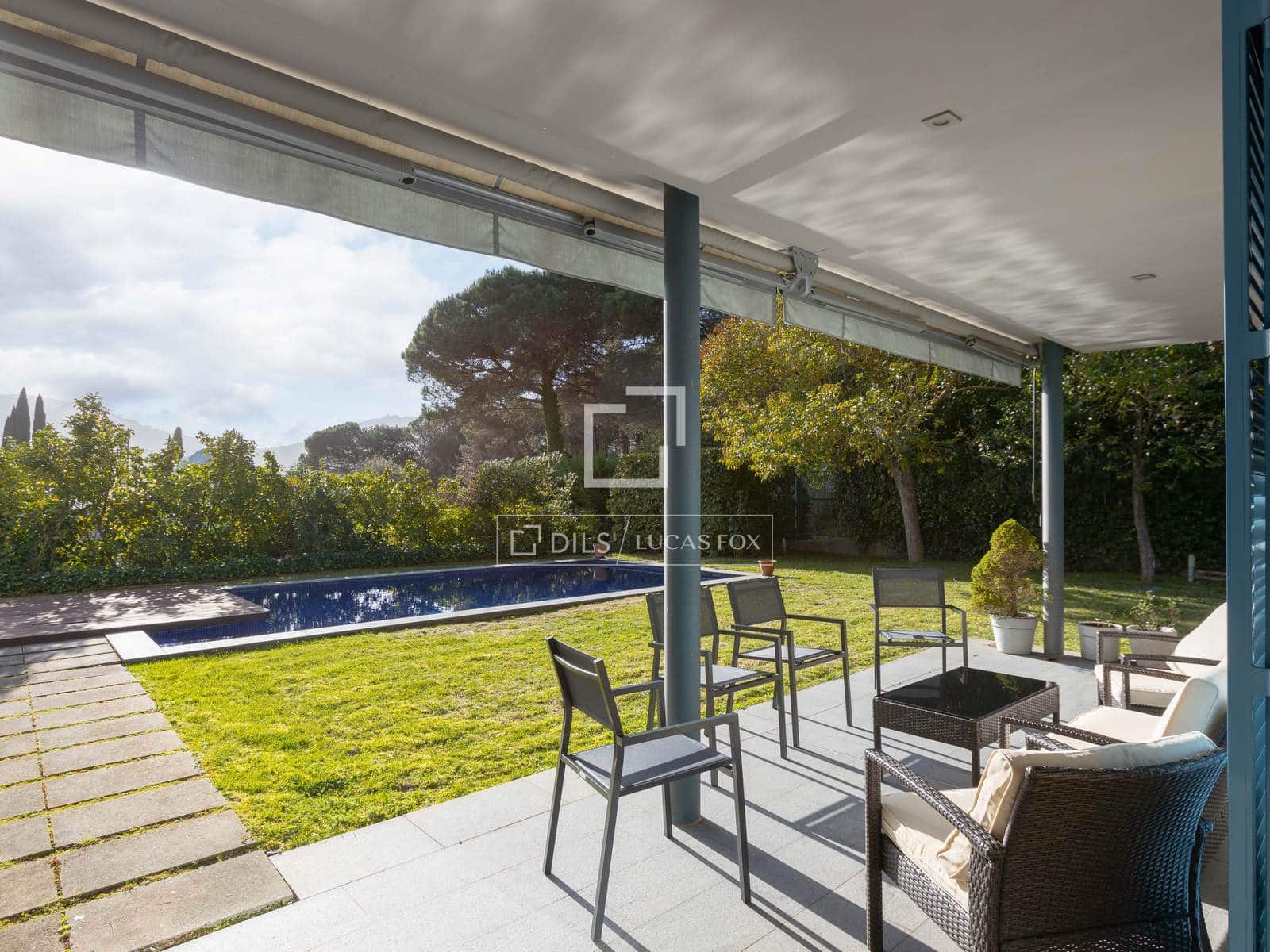 5 soverom Villa til salgs i Vallromanes med svømmebasseng garasje - € 1 095 000 (Ref: 9623198)