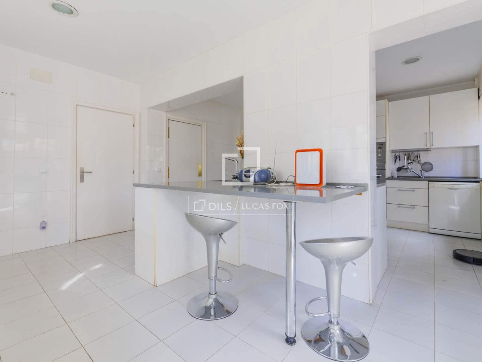 8 bedroom Villa for sale in Pozuelo de Alarcon with pool garage - € 3,500,000 (Ref: 9623199)