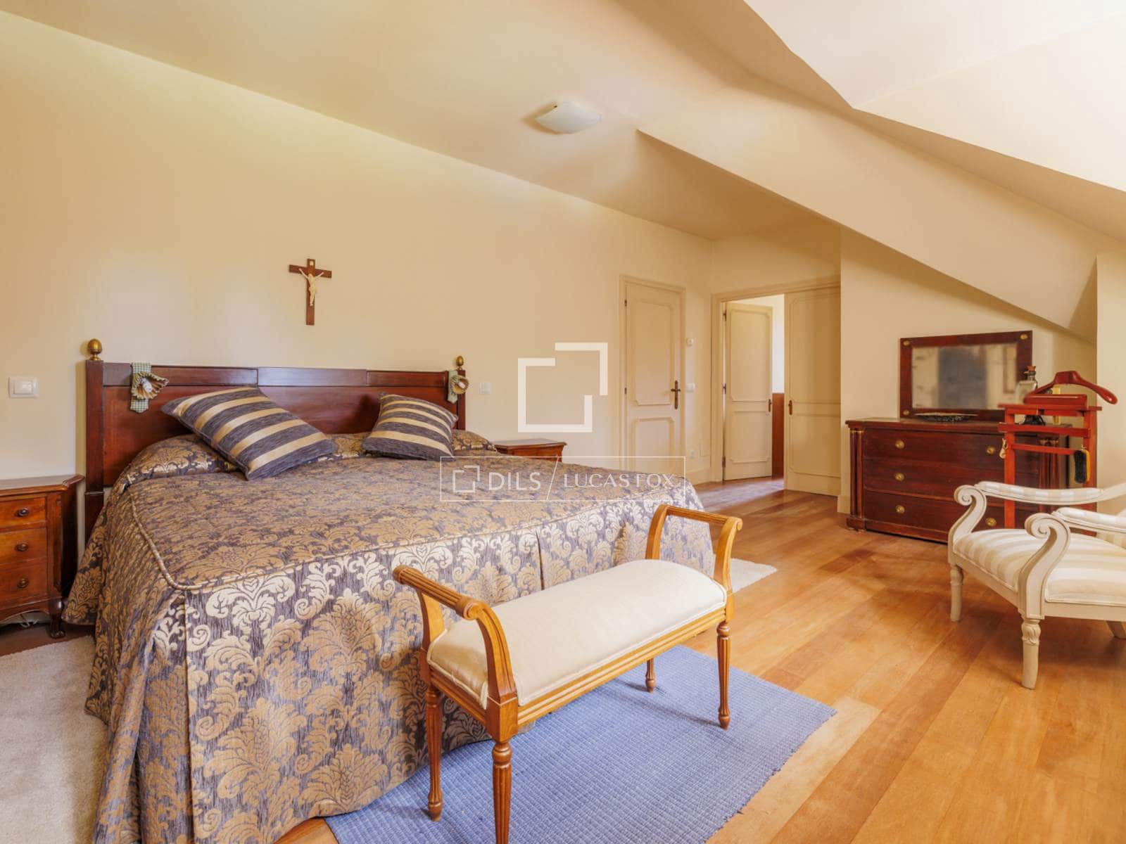 8 bedroom Villa for sale in Pozuelo de Alarcon with pool garage - € 3,500,000 (Ref: 9623199)