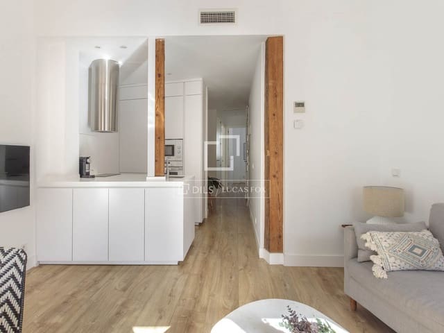 2 slaapkamer Appartement te huur in Madrid stad - € 2.500 (Ref: 9624038)