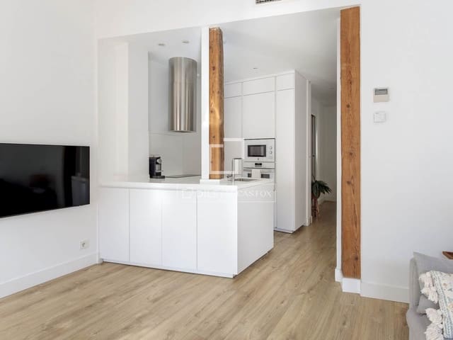 2 slaapkamer Appartement te huur in Madrid stad - € 2.500 (Ref: 9624038)